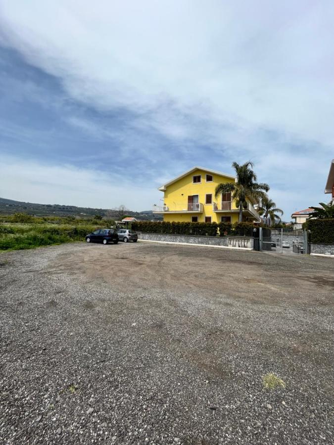 Apartamento Yellow House Fiumefreddo di Sicilia Exterior foto