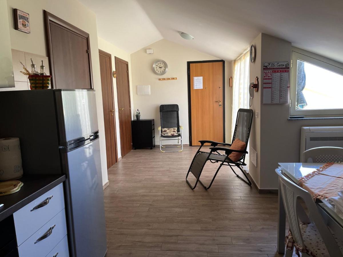 Apartamento Yellow House Fiumefreddo di Sicilia Exterior foto