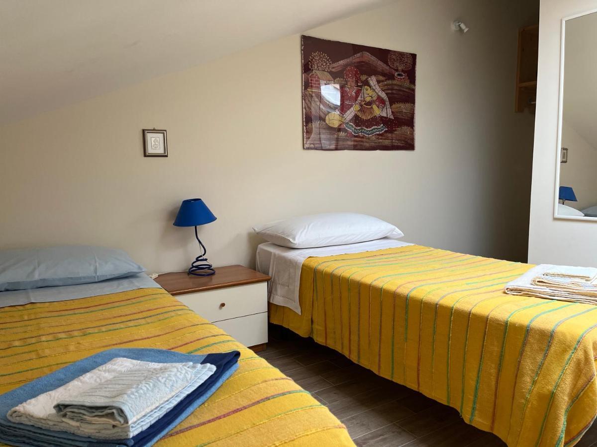 Apartamento Yellow House Fiumefreddo di Sicilia Exterior foto